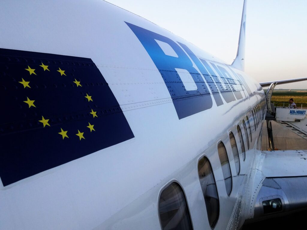Statul încearcă să-şi ia înapoi banii daţi Blue Air